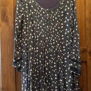 Fun mid thigh multi-colored long sleeve dress. Size S. Lined.